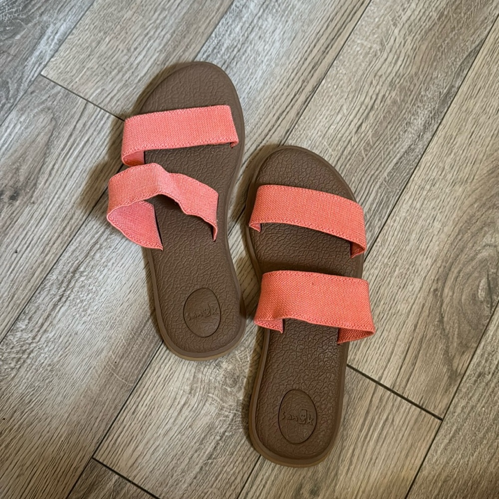 Sanuk sandals